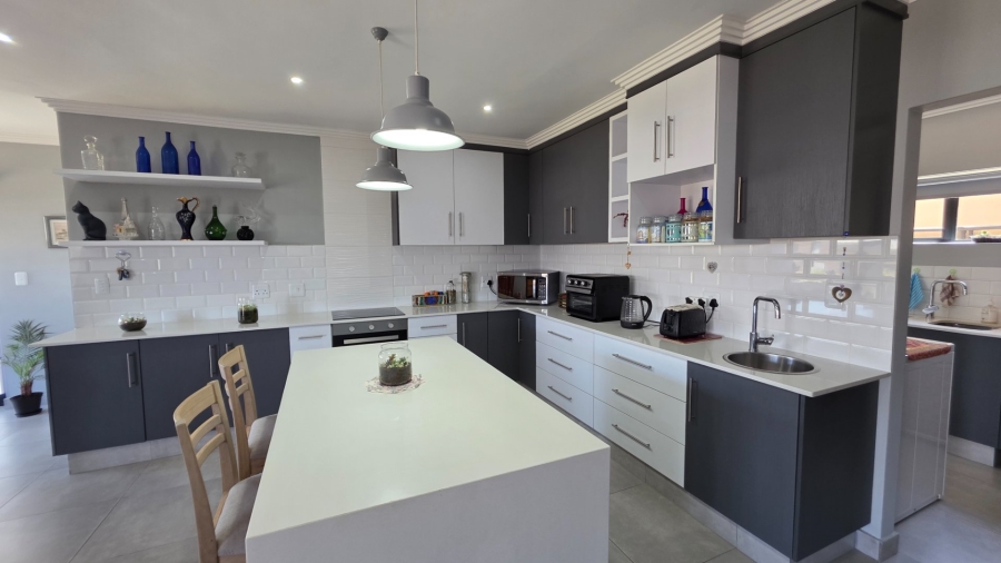 3 Bedroom Property for Sale in Blue Ridge Western Cape